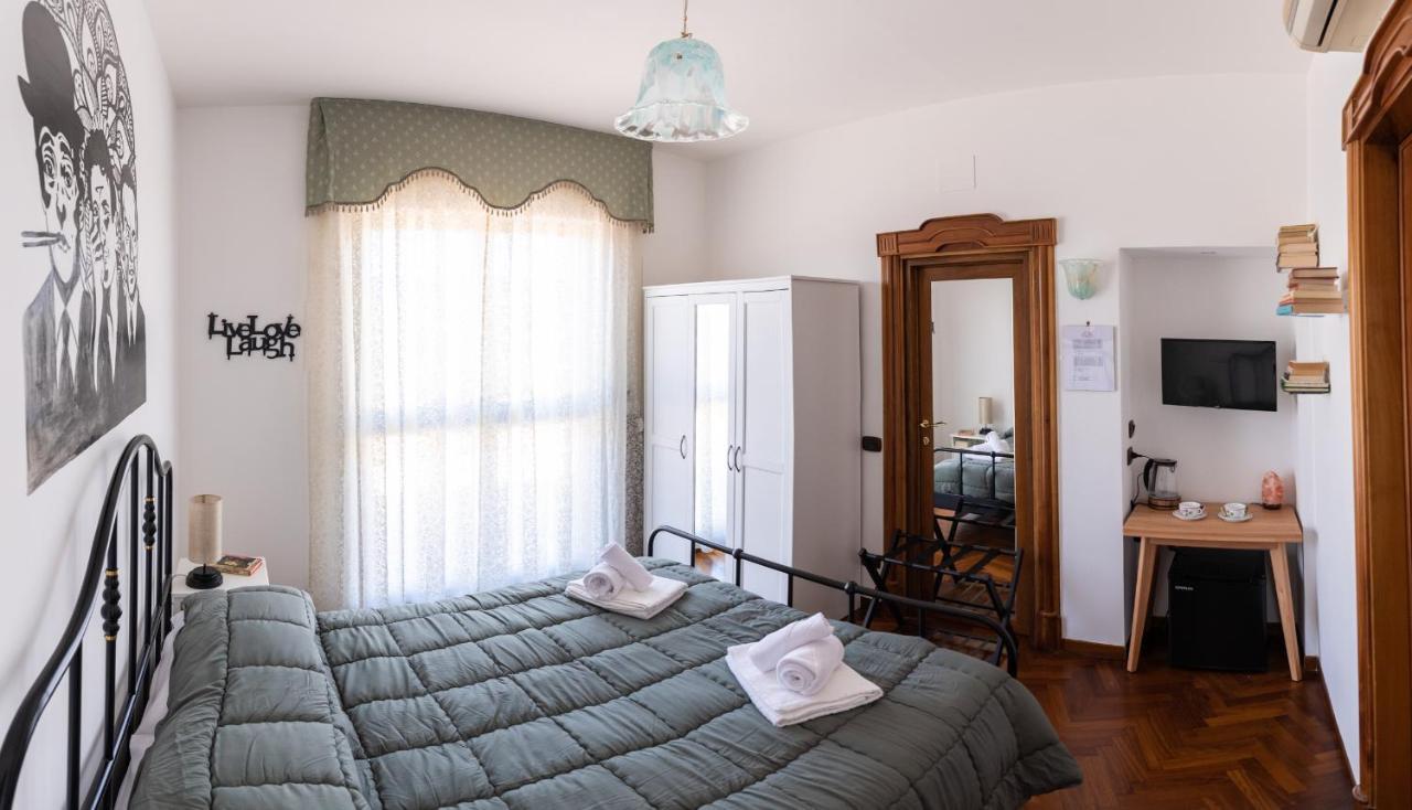 L'Attico Fuggente Hotel Napoli Eksteriør billede